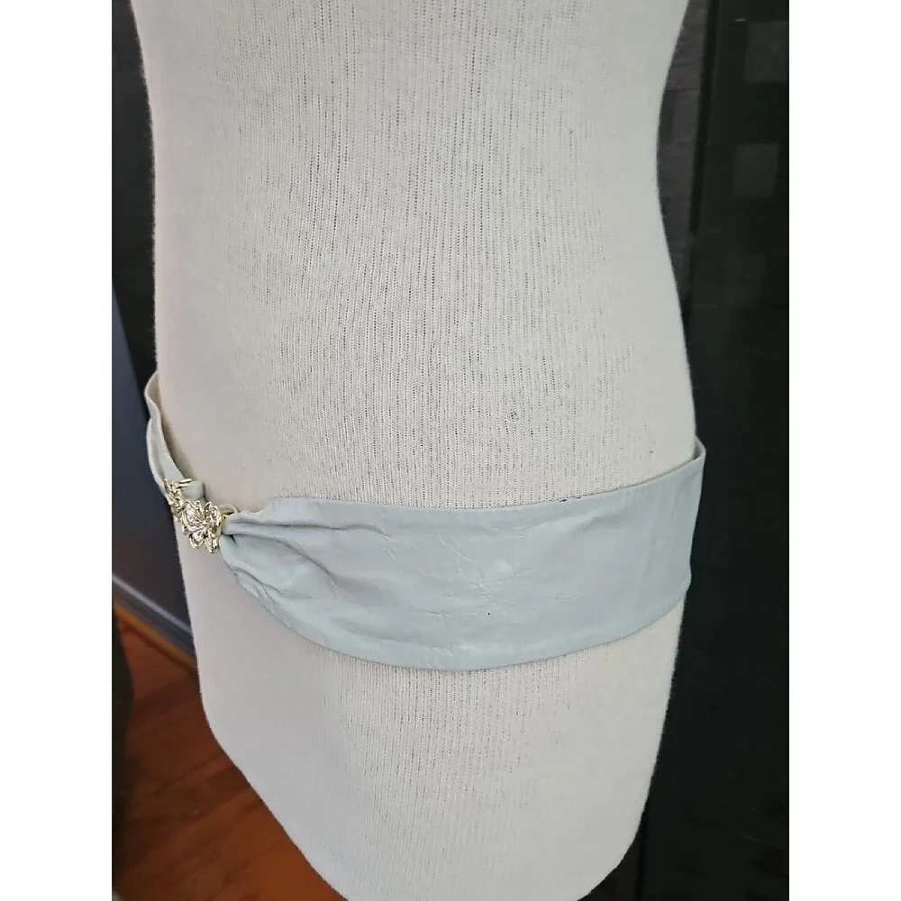 Gray Leather Belt With Silver Tone Butterfly Clasp Small/Medium